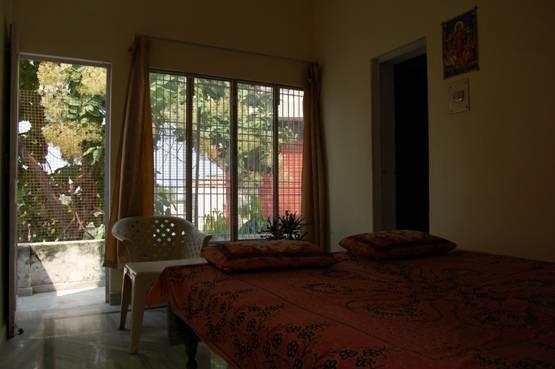 Maruti Guest House Varanasi Værelse billede